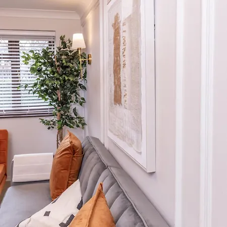 Stunning 2 Bed House Near Solihull For Long - 10 Mins From Nec Hs2 Bhx *