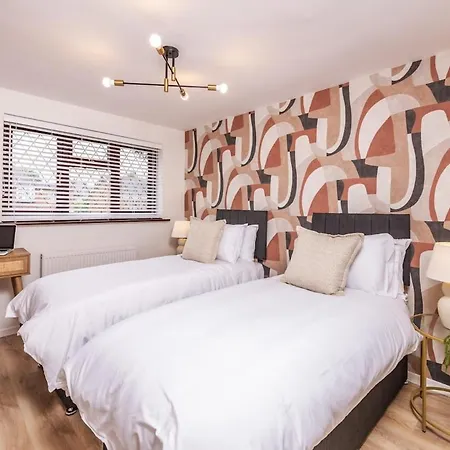 Stunning 2 Bed House Near Solihull For Long - 10 Mins From Nec Hs2 Bhx Holiday home *