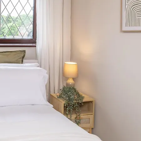 Holiday home Stunning 2 Bed House Near Solihull For Long - 10 Mins From Nec Hs2 Bhx *