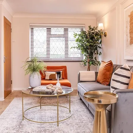Stunning 2 Bed House Near Solihull For Long - 10 Mins From Nec Hs2 Bhx Birmingham